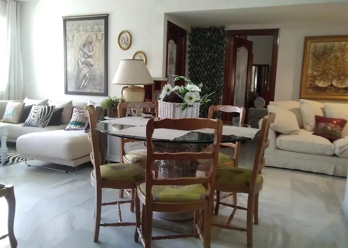 Silvia Homestay *